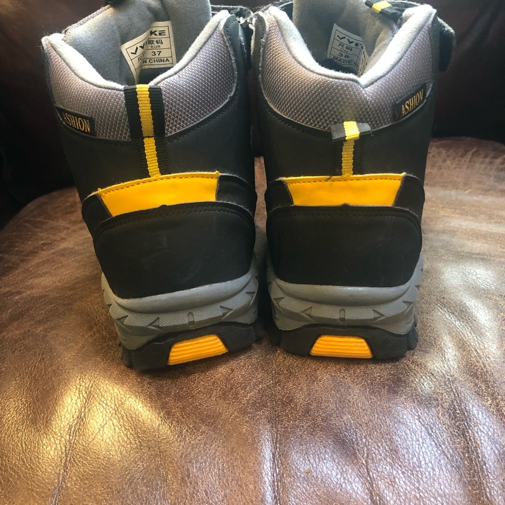 Boys Snowboots - Picture 4 of 7